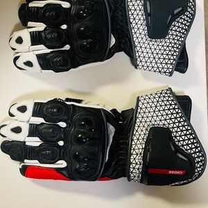 Sedici Black and Red Motorcycle Gloves